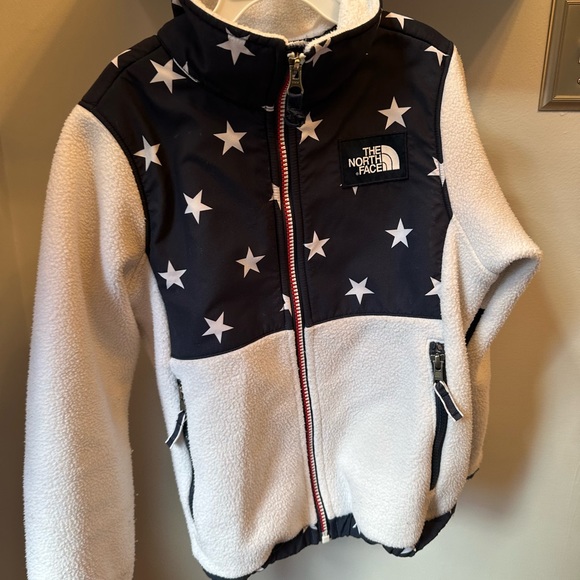 Girls North Face Denali Jacket with matching hat - Picture 4 of 11